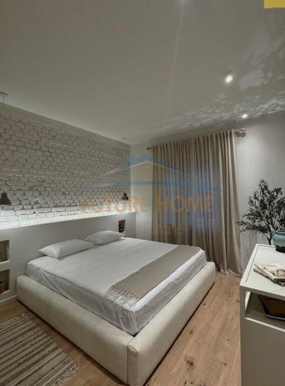 Qira, Apartament 2+1, Myslym Shyr