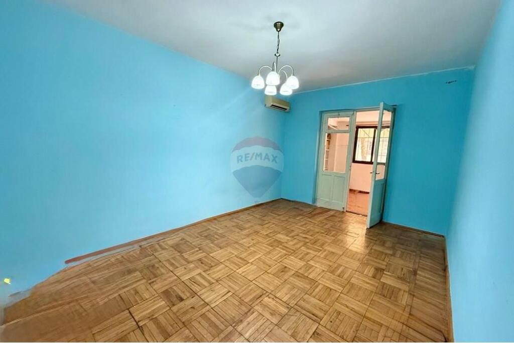 Apartment in Myslym Shyri