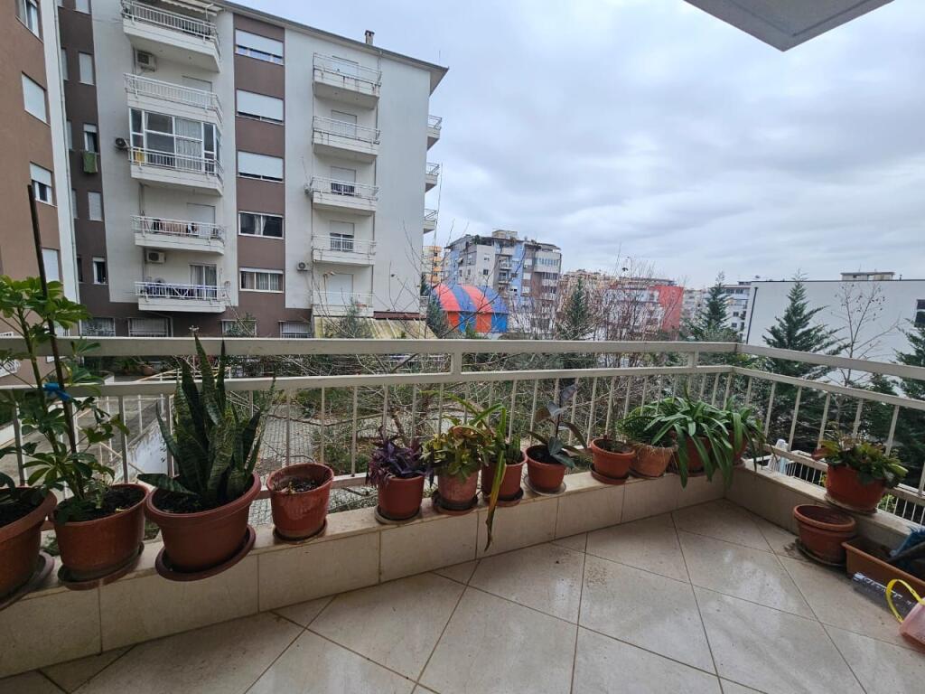 Vendesi in vendita 2+1+2 a Fresk