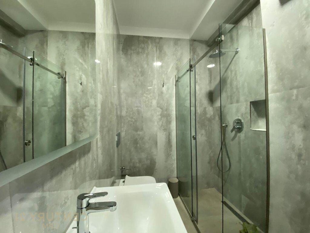 IN THE MUNICIPALITY OF PARIS WE RENT SPACE FOR CLINIC 1,100 € /Month