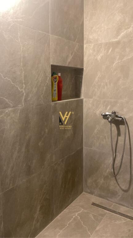 JEPET APARTAMENT 1+1+BLK ME QERA TE KOMUNA PARISIT 55.000 LEKE