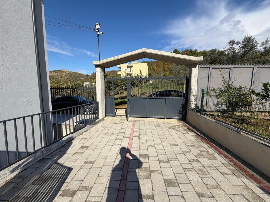 Apartament 2+1 ME QIRA NE KOMBINAT