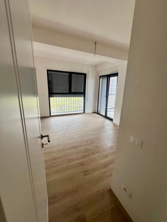 📣 QERA Ambient Zyre 👉 Apartament 2+1+2+🅿️ 📍 Prane Bulevardit Te Ri 🛣️ Rruga "Filip Jano" ✨