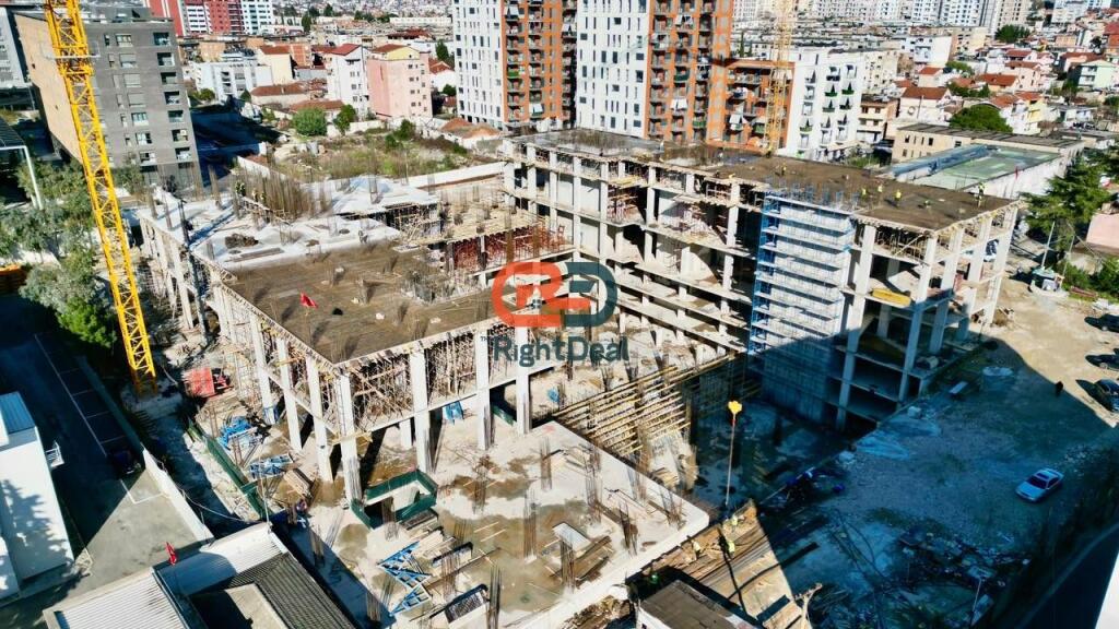 Cmim Okazion! Tek Art N'Lagje, Shitet Apartament 2+1+2, Mundesi Ideale Investimi !