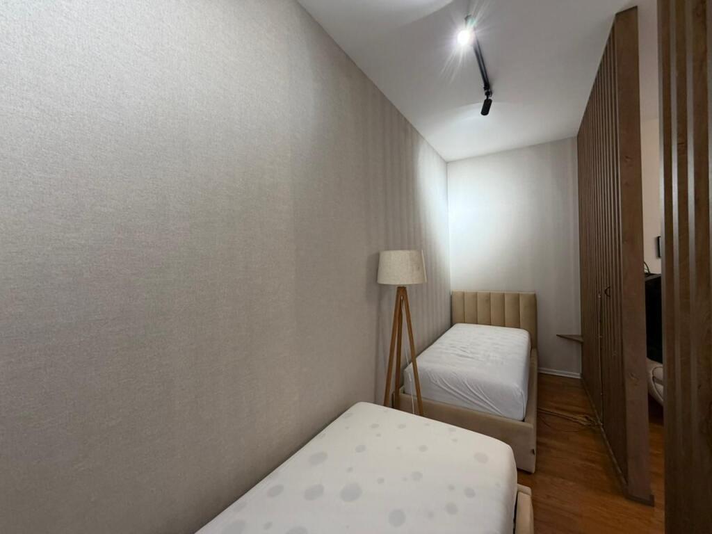 Apartament 1+1 per qira tek Rruga e Brrikadave.