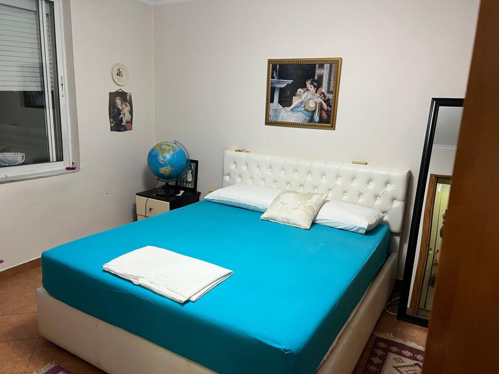 Apartament 2+1 te Petro Nini në Shitje.