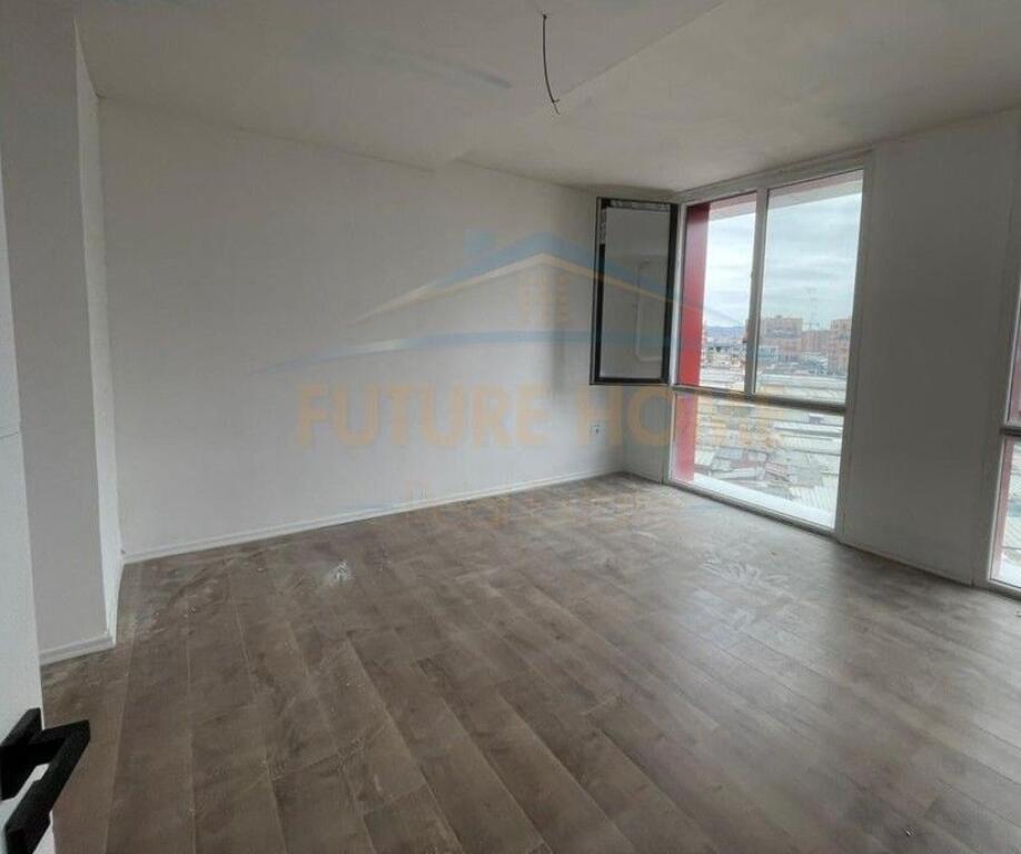 Shitet Apartament 1+1 – pranë Farmacisë 10