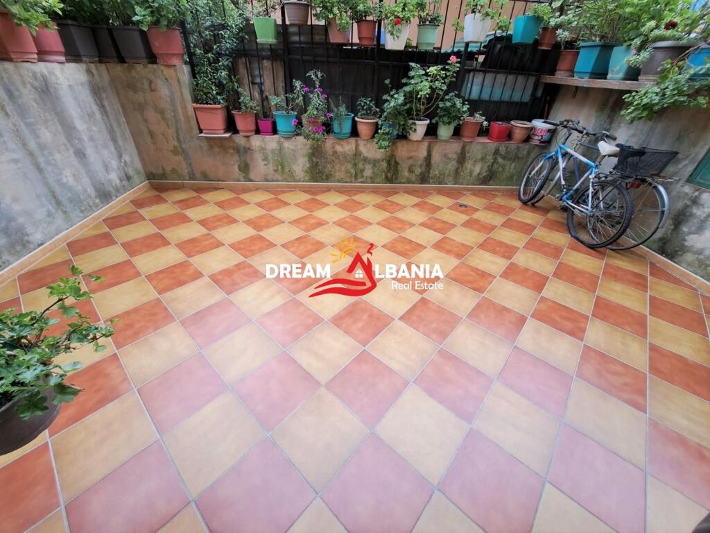 Duplex apartment 3+1 with veranda and 1 basement room for sale on Jordan Misja street near the Serious Crimes Court in Tirana (ID 4139139)
