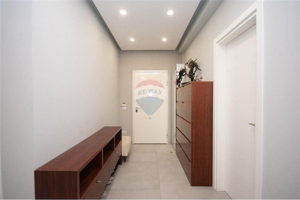 Apartament per qera 3+1+2 te Ring Center