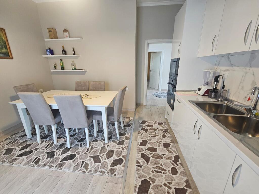 🏠 Jepet me qira apartament 2+1