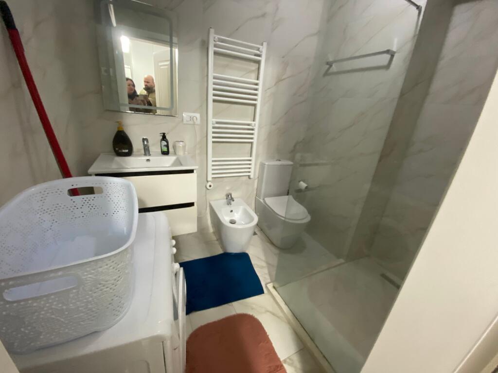 1+1,i mobiluar te dixhitalbi te komune e parisit,cmimi 650 euro