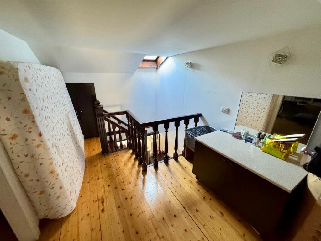 📣 VENDESI DUPLEX 👉 Tipologia 3+1 Con 2 Bagni 📍 Vicino alla Medresah 🛣️ Via "Dibres" 💶 159.000 Euro ✨  