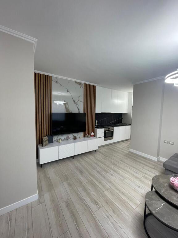 Apartament 1+1 me qira ne Rrugen e Kosovareve