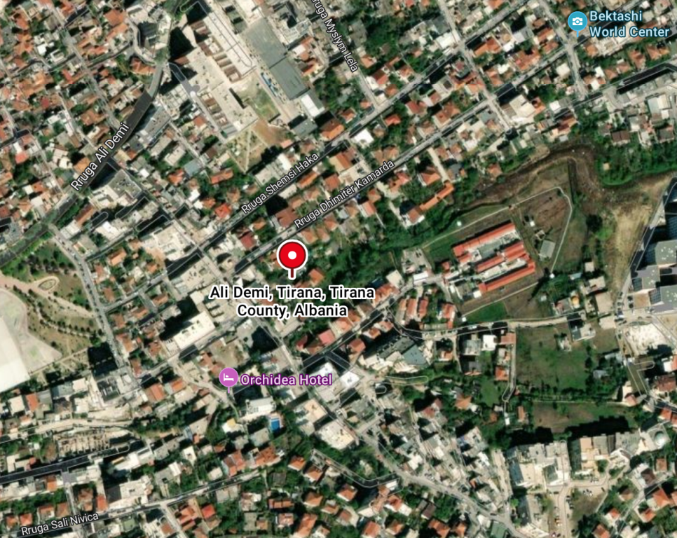 📍 Ambjent Komercial për Shitje – Bulevardi Bajram Curri, afër Shkollës 1 Maji