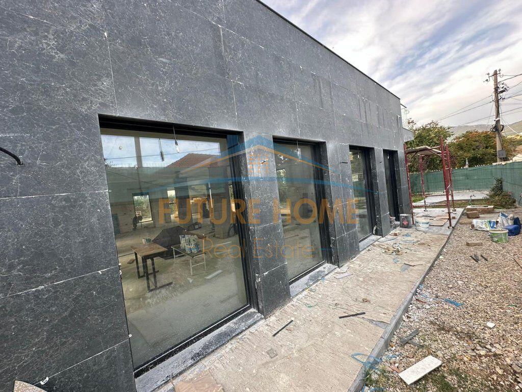 For rent, commercial building + land, Berzhitë