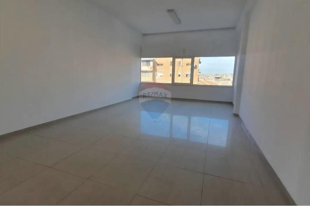 BUSINESS BUILDING 5 FLOORS FOR RENT