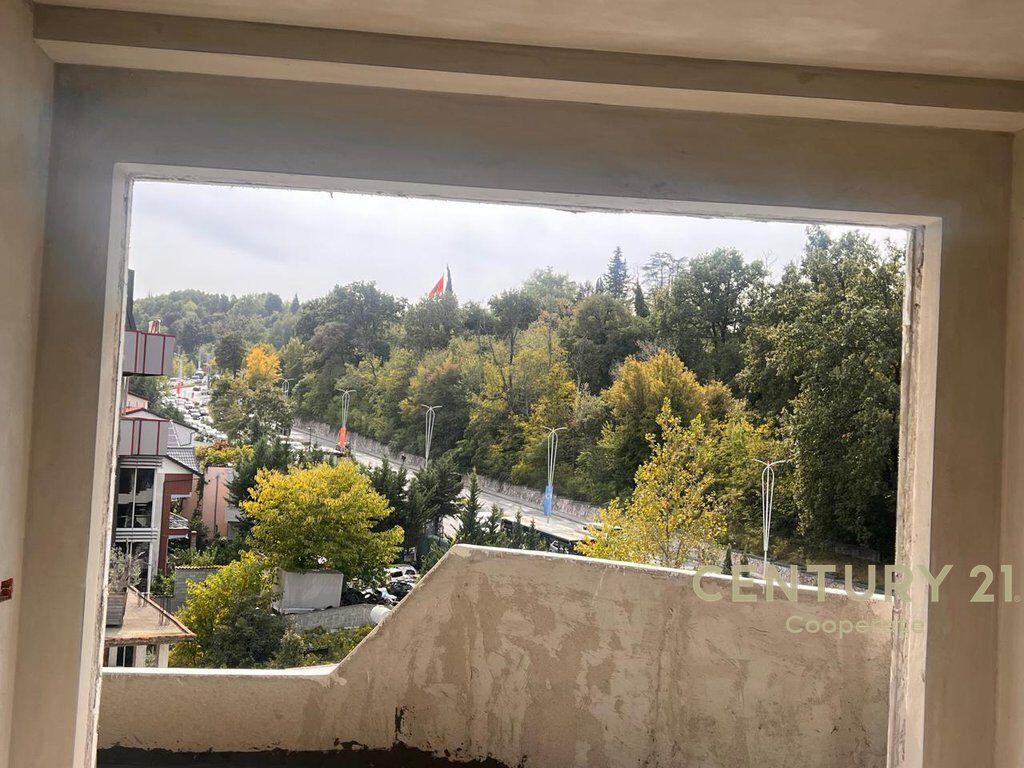 SHESIM APARTAMENT 2+1+2 – RRUGA ELBASANIT PRANE PARKUT TE LIQENIT.