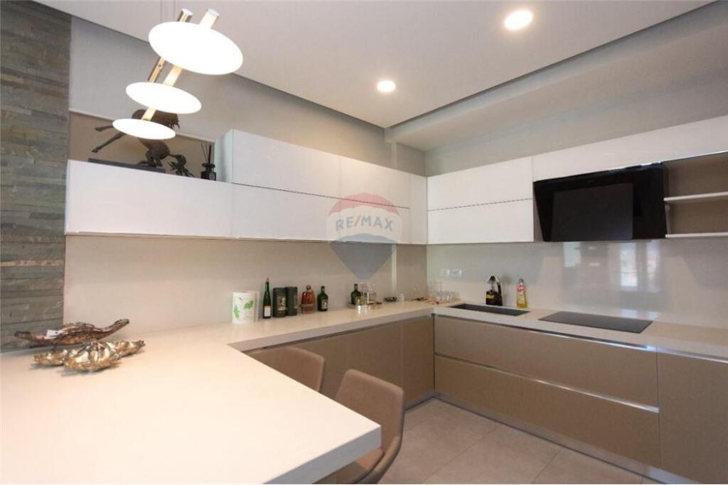 Apartament per qera 3+1+2 te Ring Center