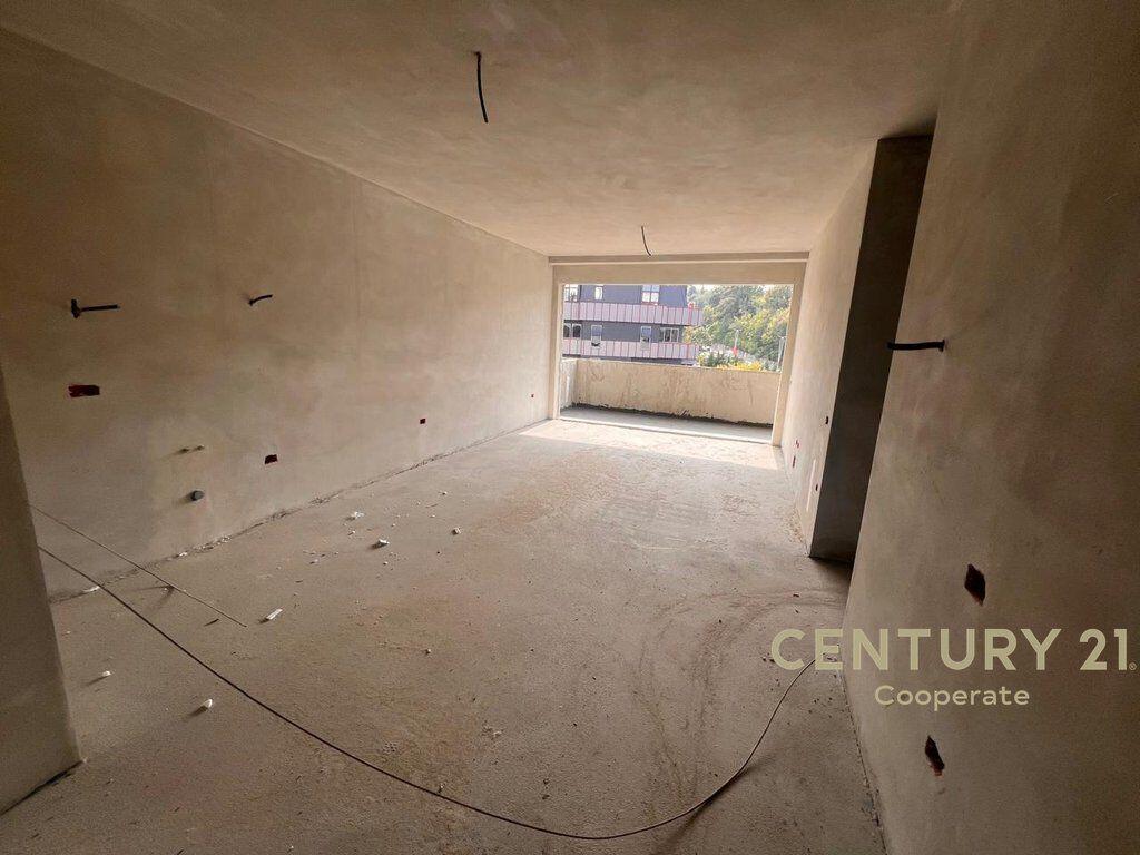 SHESIM APARTAMENT 2+1+2 – RRUGA ELBASANIT PRANE PARKUT TE LIQENIT.