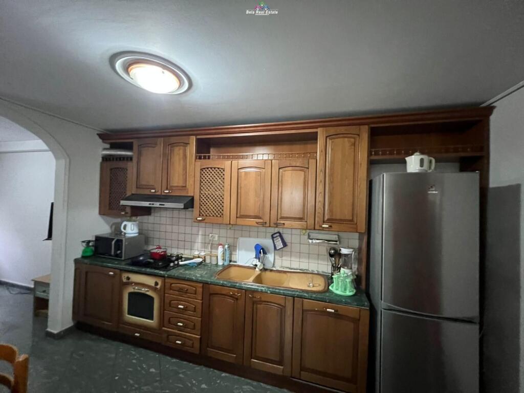 Apartament Me Qera 3+1 Ne Laprake (ID B230188) Tirane