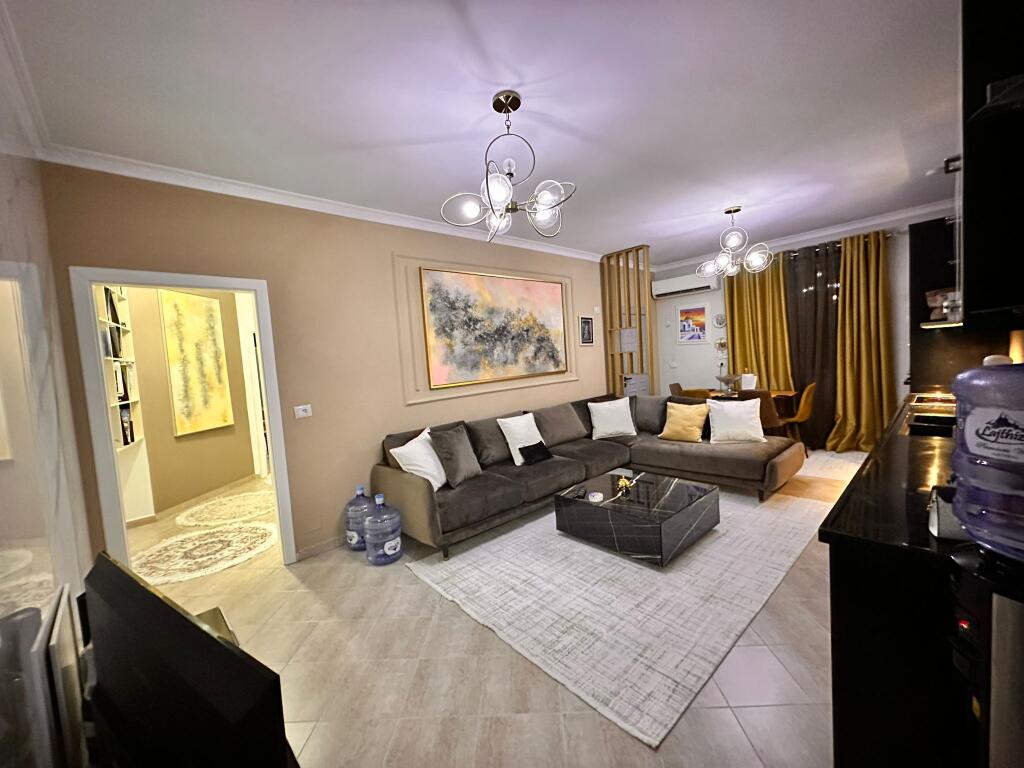 Apartament ne shitje te Eleonor !