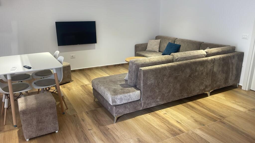 Appartamento 1+1 duplex in affitto vicino a Kodra e Diellit 2!