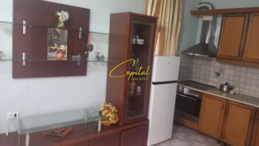 APARTAMENT ME QIRA 2+1 SPITALI AMERIKAN 3 35.000 LEKE