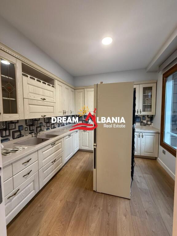 Jepet me Qera Zyre/Ambient Biznesi tek Rruga e Kavajes prane Delijorgjit ne Tirane (ID 4261900)