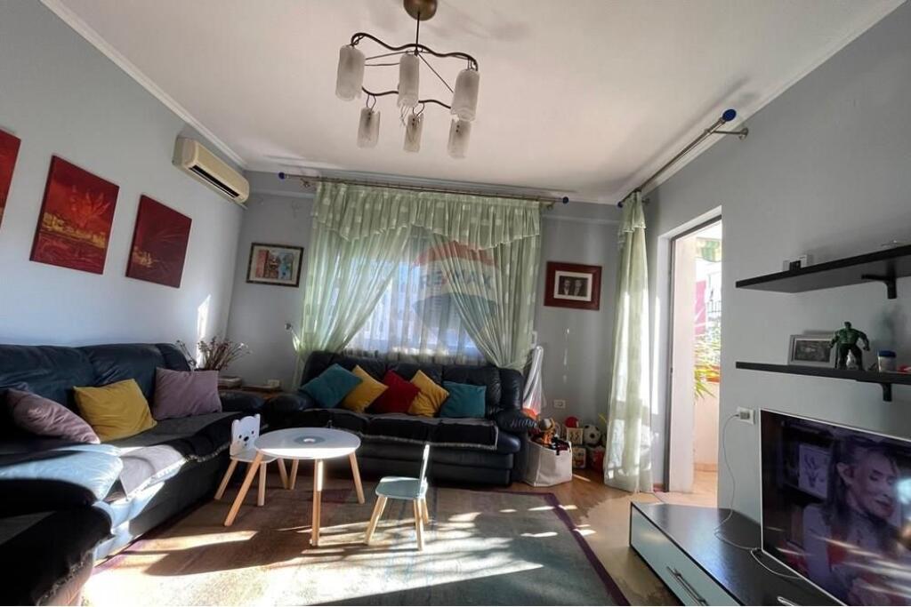 APARTAMENT 3+1 PER SHITJE PRANE NOBIS !