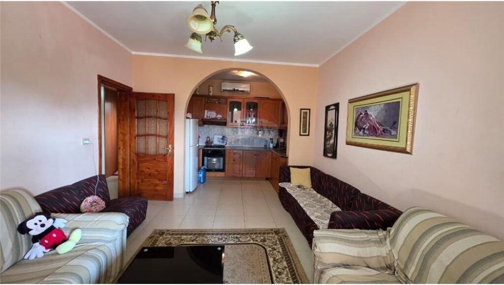 🏢 Apartament 2+1 për Shitje – Qendra e Vlorës, pranë Bashkisë