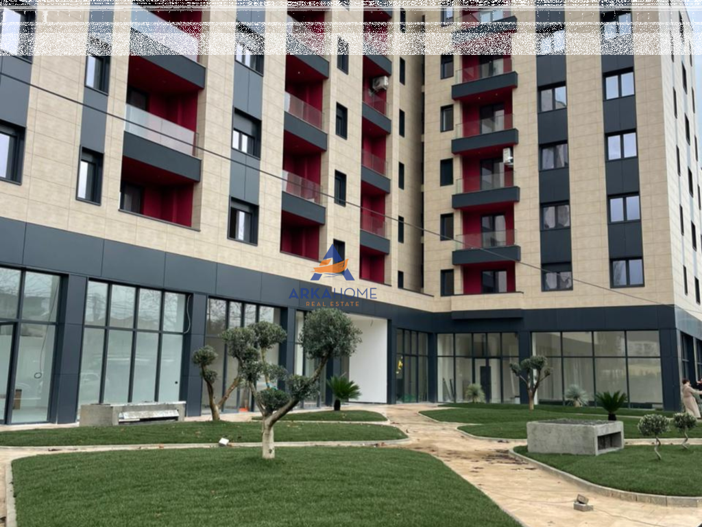 JEPET DYQANI ME QERA 100.29M2 "PRANE GEGA OIL,PASKUQAN" 1300 EURO