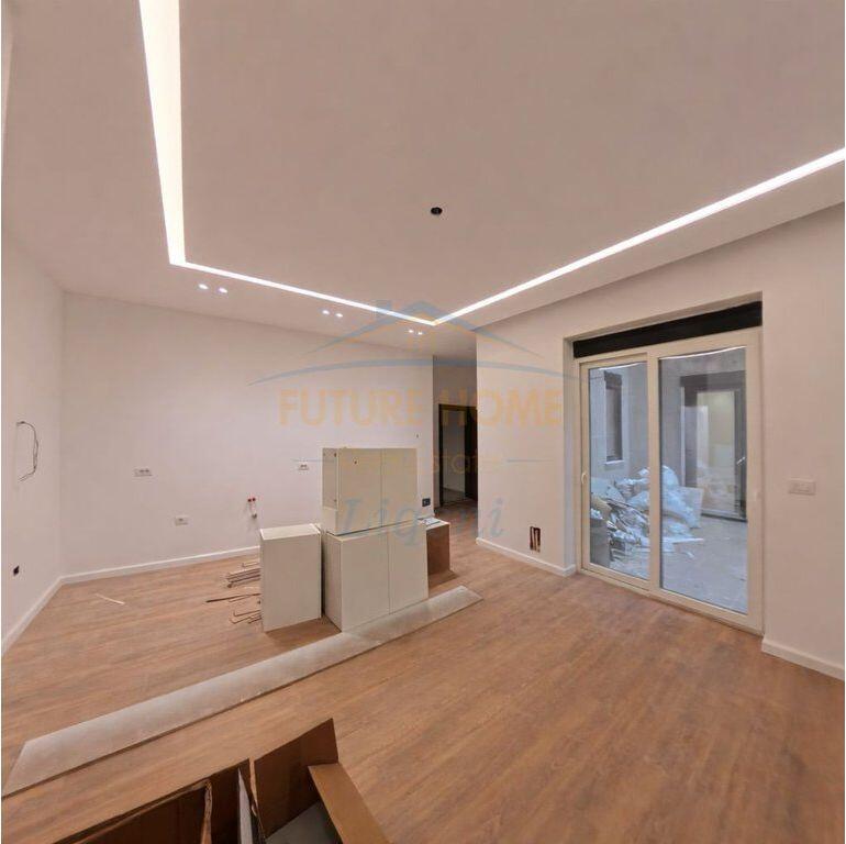 Shitet, Apartament 1+1, Rruga Eduard Mano, Liqeni i Thate, Tiranë.