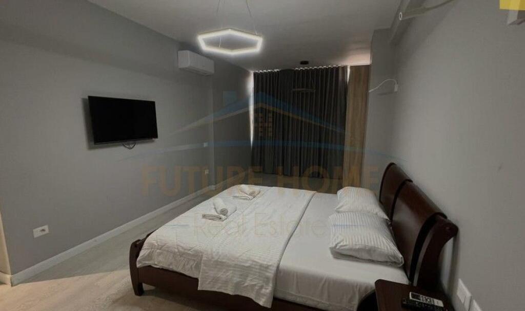 In vendita, Appartamento 2+1+2, Via delle Barricate, Tirana