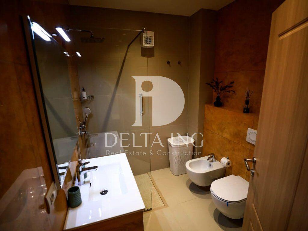 Shitet apartament 2+1 tek Shallvaret