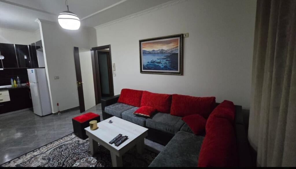 🏠 Jepet me qira apartament 1+1