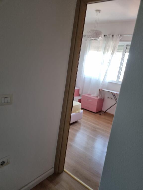 Apartment 2+1, Ali Dem!