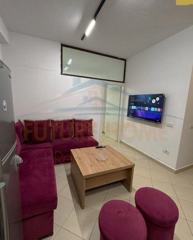 Shitet, Garsoniere e konvertuar ne 1+1,Unaza e Re, Tiranë.