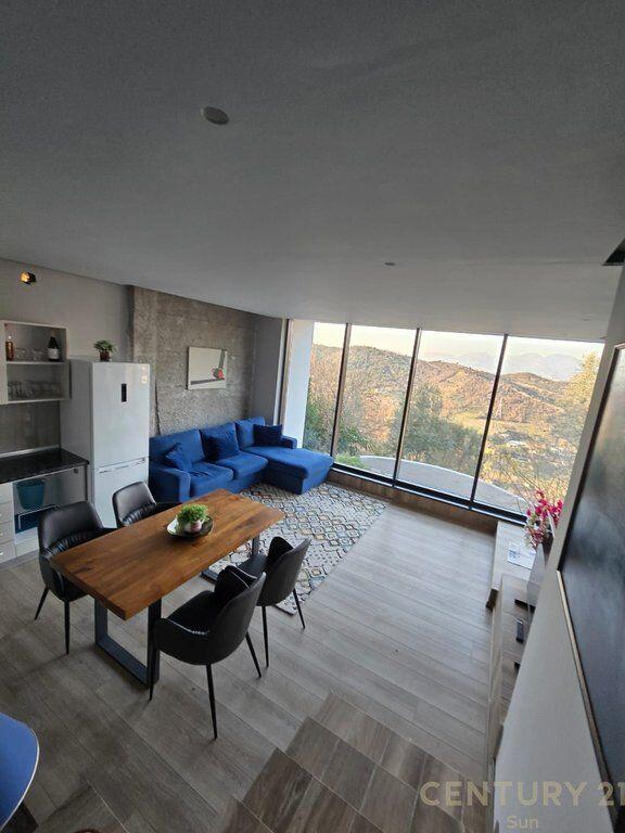 Jepet me qira vilë në Petrelë, Tiranë