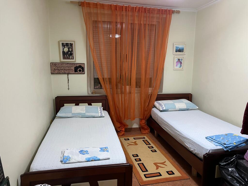 Apartament 2+1 te Petro Nini në Shitje.