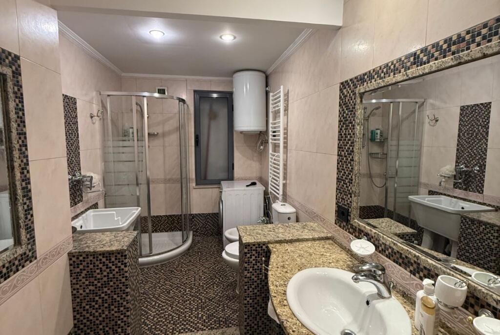 Tek 9 Katshet, Shitet Apartament 1+1 &amp; Garsoniere Ideale Per Qira Ditore!