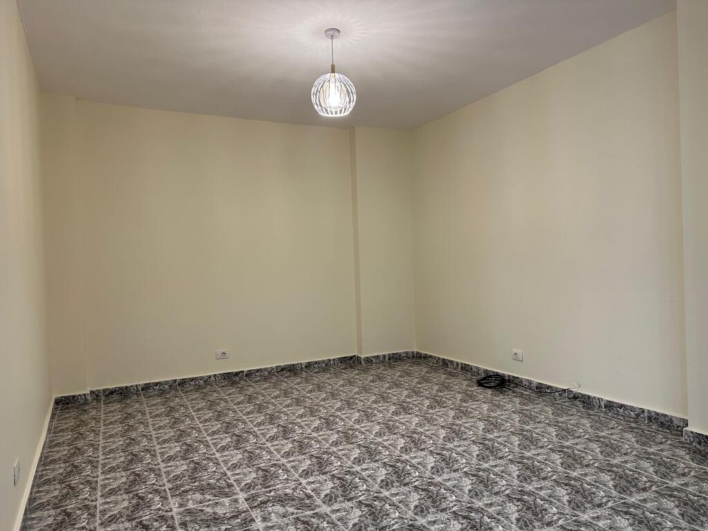 🏢 APARTAMENT ME QERA – Pallatet Arabe, Kristal Center