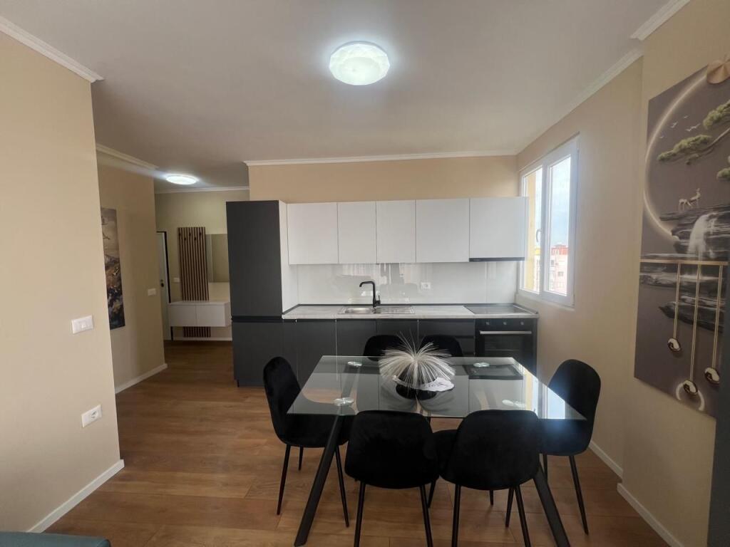 Shitet Apartament 2+1 lagja 13 durres