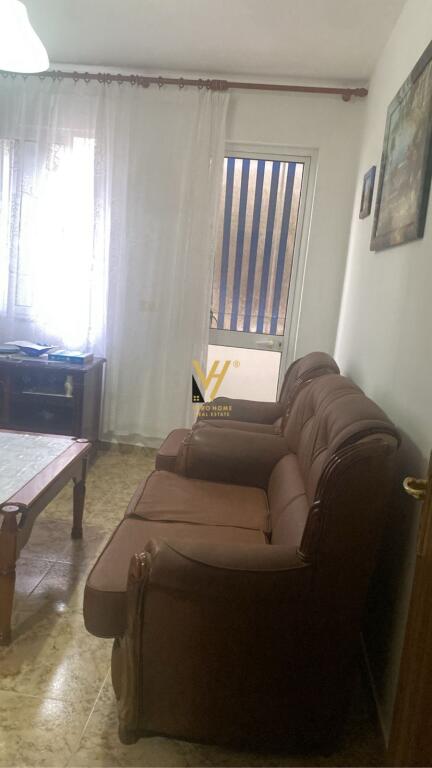 JEPET APARTAMENT 1+1+BLK ME QERA TE KOMUNA PARISIT 55.000 LEKE