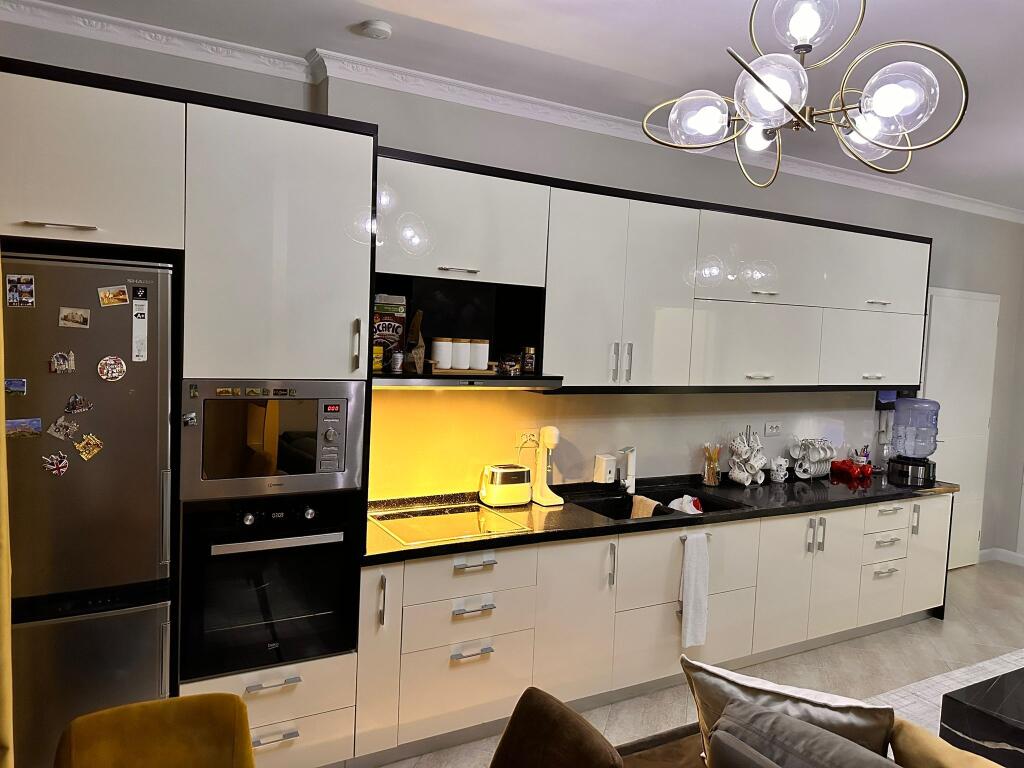 Apartament ne shitje te Eleonor !