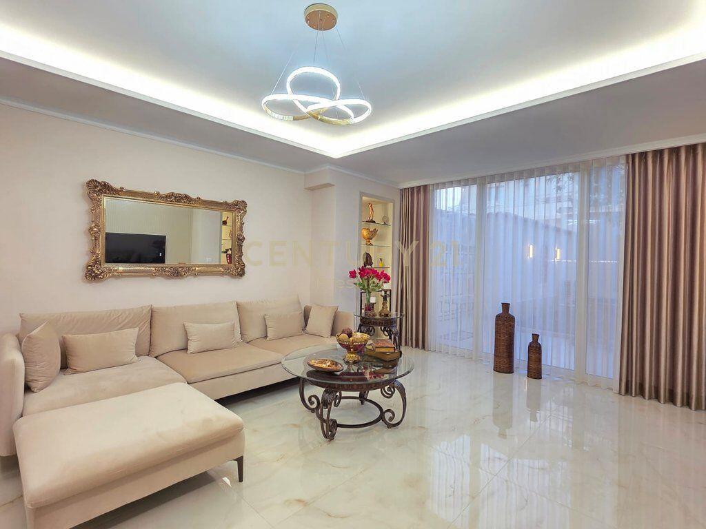 VILE ME QIRA, VENDOSUR NE ZONEN E XHAMLLIKUT, TIRANE!