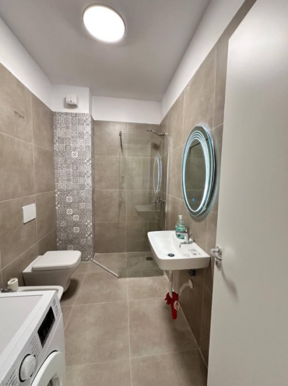 🏡 Apartament 1+1 me Qira – Bulevardi i Ri