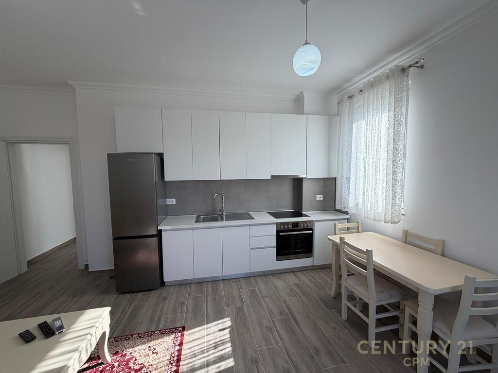 Apartament 2+1 ME QIRA NE KOMBINAT