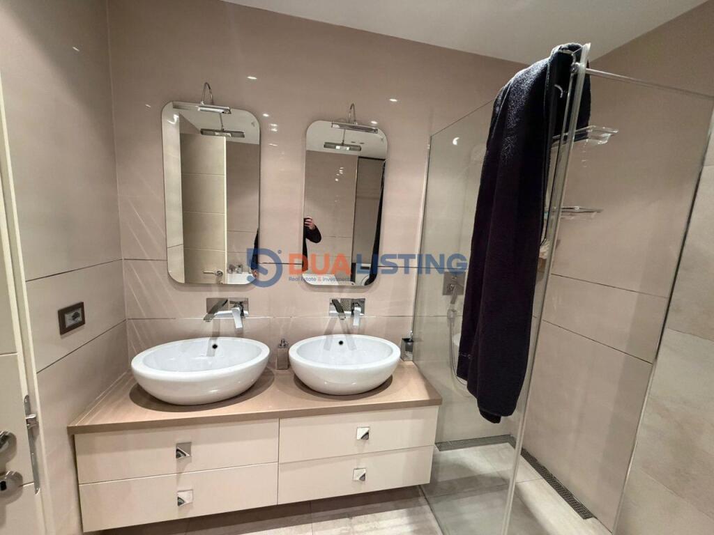 Jepet me qira apartament 2+1+2 me Post Parkimi tek Stadiumi Air Albania !