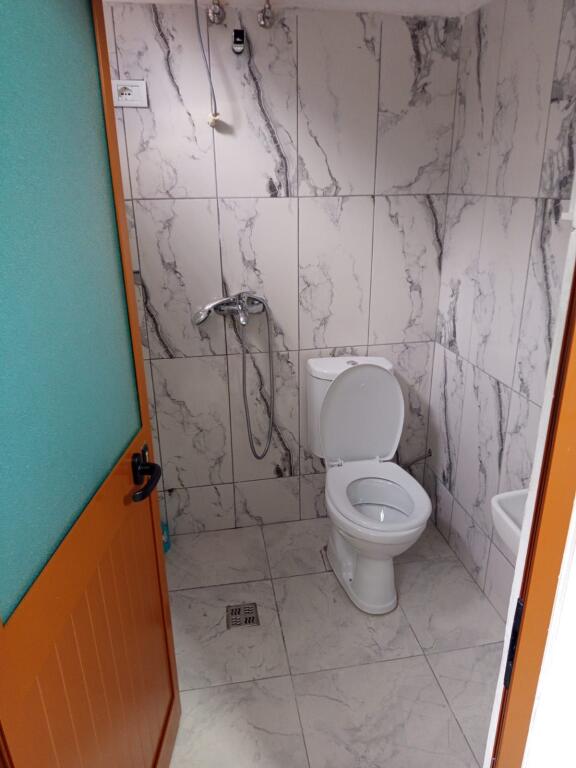 GARSIONERE 250 EURO LEKE.QYTET STUDENTI.