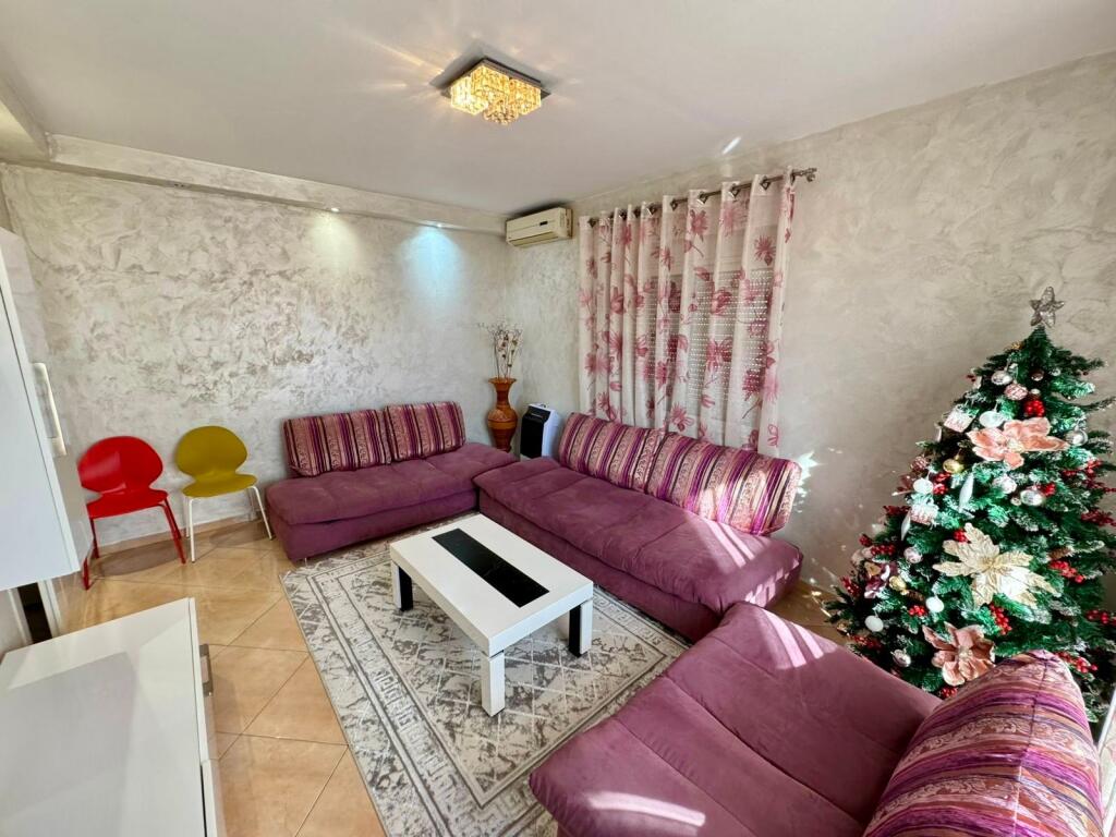 📣 VENDESI DUPLEX 👉 Tipologia 3+1 Con 2 Bagni 📍 Vicino alla Medresah 🛣️ Via "Dibres" 💶 159.000 Euro ✨  